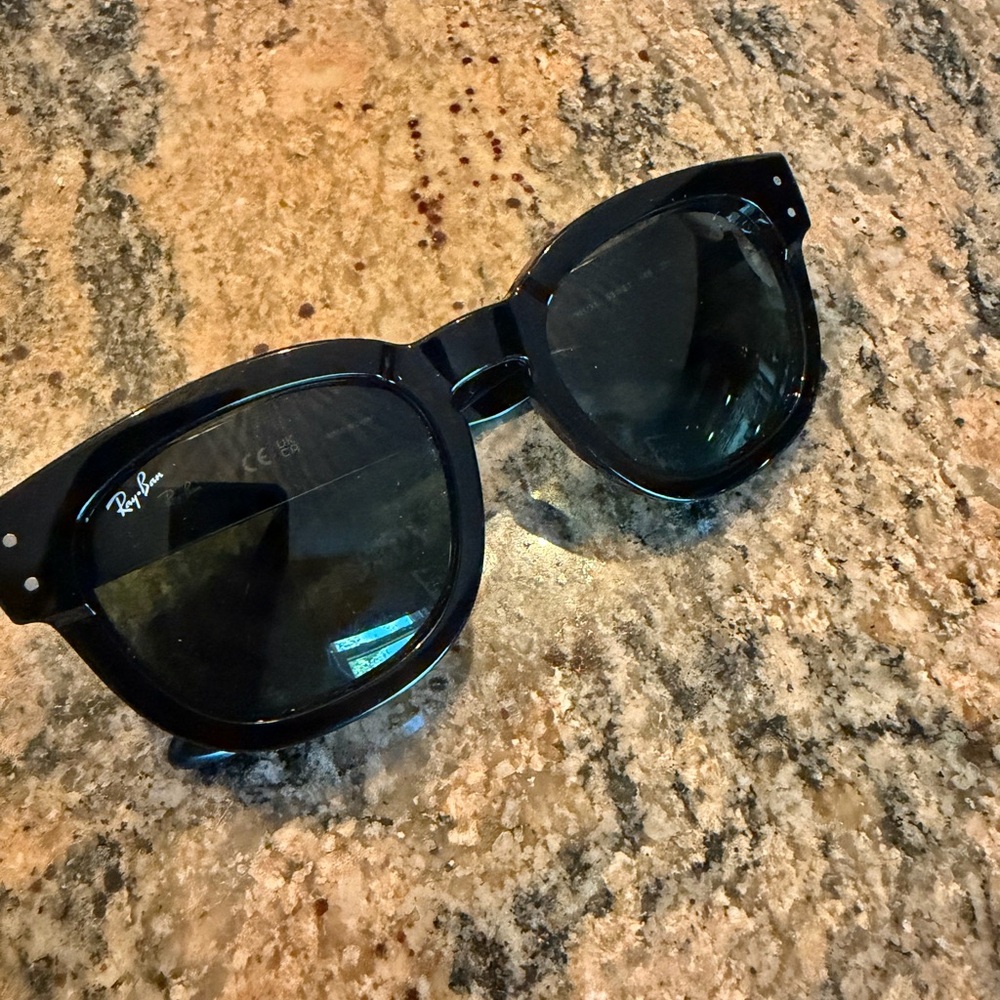 Ray Ban Mega Hawkeye Sunglasses
